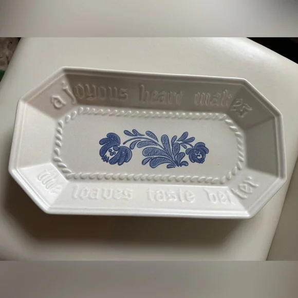 Vintage Pfaltzgraff Yorktowne Stoneware Bread Tray - Picture 1 of 4